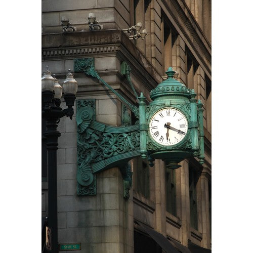 Chicago Postcard: Marshall Field & Company Clock CPC0034